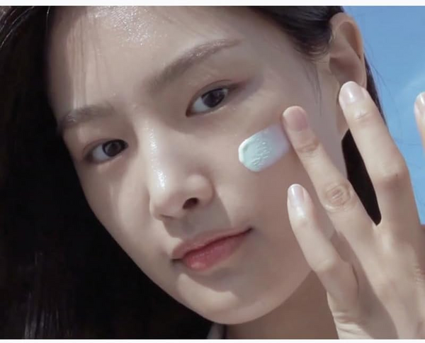 كريم سيليماكس مزدوج الحماية الواقي من الشمس ووترى بعامل حماية SPF50 وحجم 40 مل